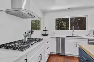 20851 Assiniboine Trail, Los Gatos, CA 95033 - Photo 8