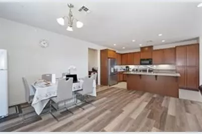7905 Springarden Way, Sacramento, CA 95828 - Photo 8