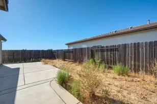 7905 Springarden Wy, Sacramento, CA 95828 - Photo 16