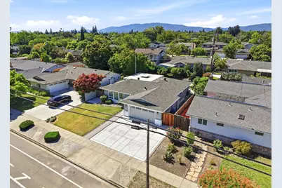 4890 Doyle Rd, San Jose, CA 95129 - Photo 30
