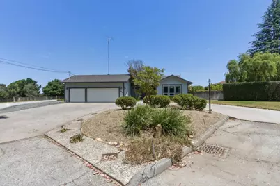 1660 Sunnyslope Rd, Hollister, CA 95023 - Photo 2