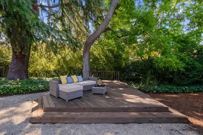 1677 Mariposa Ave, Palo Alto, CA 94306 - Photo 16
