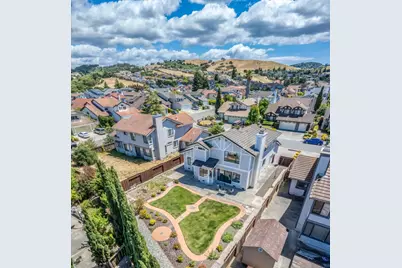 106 Peridot Ct, Hercules, CA 94547 - Photo 8