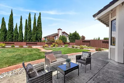 106 Peridot Ct, Hercules, CA 94547 - Photo 10