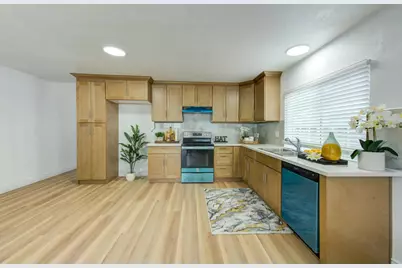 305 Lassenpark Cir, San Jose, CA 95136 - Photo 14