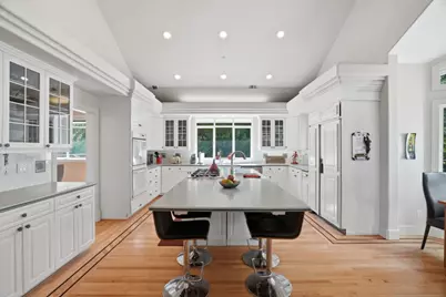 24106 Deerpath Rd, Saratoga, CA 95070 - Photo 16