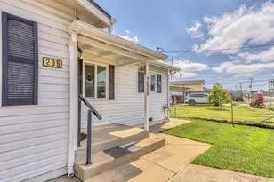 206 Cornwall St, Salinas, CA 93906 - Photo 4