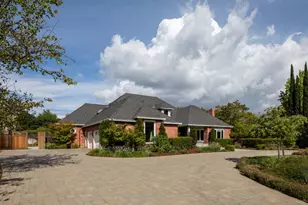 23251 Partridge Ln, Los Altos, CA 94024 - Photo 4