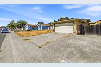 62 Mosswood Dr, Suisun City, CA 94585 - Photo 2