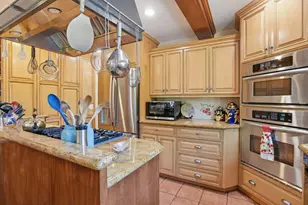 949 Pleasant Hill Rd, Redwood City, CA 94061 - Photo 12