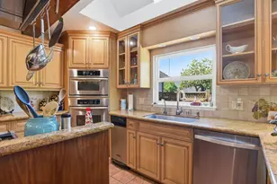 949 Pleasant Hill Rd, Redwood City, CA 94061 - Photo 14