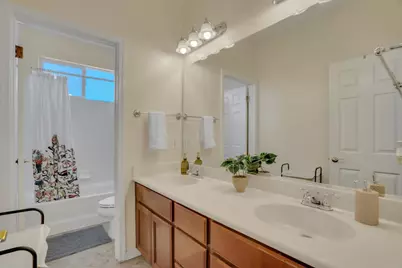 5704 Oakmont Dr, Richmond, CA 94806 - Photo 22