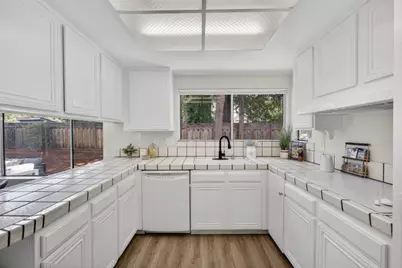 1335 Bedford Ave, Sunnyvale, CA 94087 - Photo 12