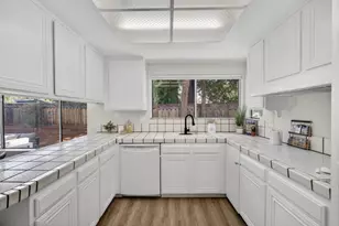 1335 Bedford Ave, Sunnyvale, CA 94087 - Photo 12