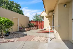 636 Yellowstone Dr, Vacaville, CA 95687 - Photo 4