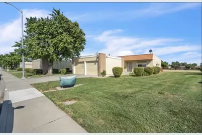 636 Yellowstone Dr, Vacaville, CA 95687 - Photo 2