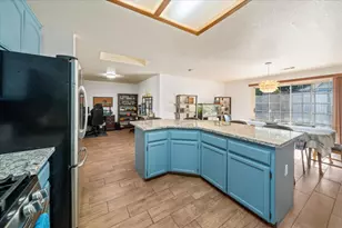 722 St Thomas Pkwy, Redding, CA 96003 - Photo 10