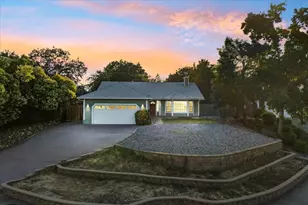722 St Thomas Pkwy, Redding, CA 96003 - Photo 1
