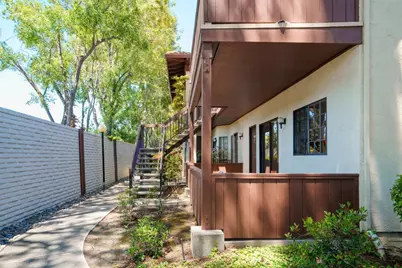 466 Costa Mesa Ter D, Sunnyvale, CA 94085 - Photo 2