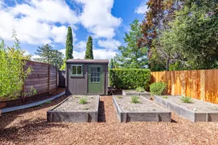 2036 Queens Ln, San Mateo, CA 94402 - Photo 18