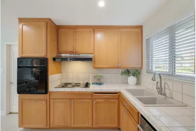 579 Arran Ct, Sunnyvale, CA 94087 - Photo 8