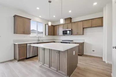 1890 Peony St, Hollister, CA 95023 - Photo 16