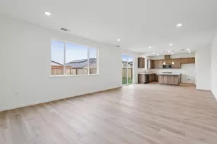 1890 Peony St, Hollister, CA 95023 - Photo 10