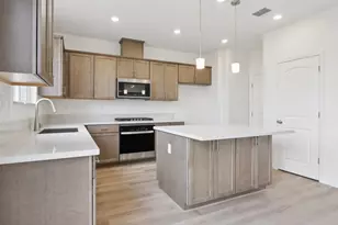 1890 Peony St, Hollister, CA 95023 - Photo 14