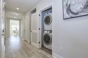 1089 Dewberry Pl 401, San Jose, CA 95131 - Photo 8