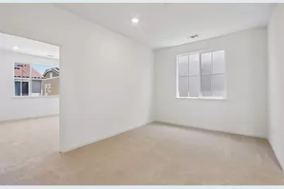 2221 Daisy Dr, Hollister, CA 95023 - Photo 18