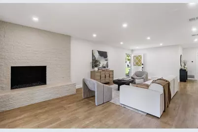 24022 Vanowen St, West Hills, CA 91307 - Photo 14