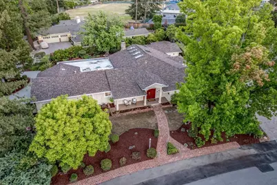 20096 Chateau Dr, Saratoga, CA 95070 - Photo 4