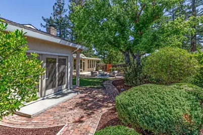 20096 Chateau Dr, Saratoga, CA 95070 - Photo 36