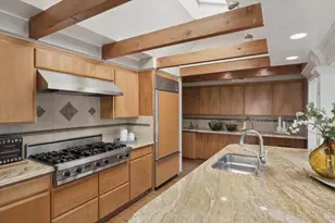 20096 Chateau Dr, Saratoga, CA 95070 - Photo 16