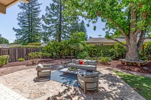 20096 Chateau Dr, Saratoga, CA 95070 - Photo 38