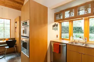 825 Woodland Ave, Menlo Park, CA 94025 - Photo 8