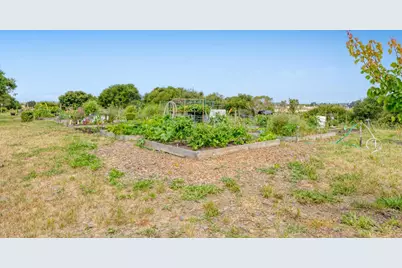 75 Paseo Dr, Watsonville, CA 95076 - Photo 28