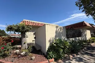 2 Mayapple Way, Irvine, CA 92612 - Photo 2