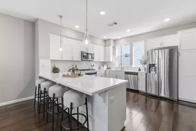 326 Agustin Narvaez St 4, San Jose, CA 95136 - Photo 2