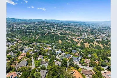 2912 Hillside Dr, Burlingame, CA 94010 - Photo 66