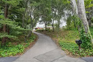 15208 Stratford Ct, Monte Sereno, CA 95030 - Photo 4