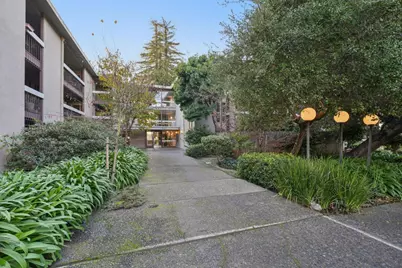 323 Monte Vista Ave 203, Oakland, CA 94611 - Photo 1