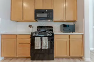 9584 Del Seis Dr, Sacramento, CA 95829 - Photo 12
