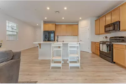 9584 Del Seis Dr, Sacramento, CA 95829 - Photo 10
