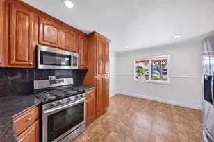 1238 Tahiti Pl, Salinas, CA 93905 - Photo 12