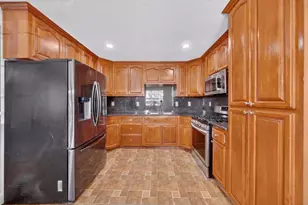 1238 Tahiti Pl, Salinas, CA 93905 - Photo 10