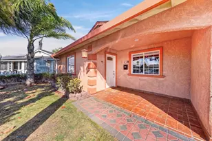1238 Tahiti Pl, Salinas, CA 93905 - Photo 4