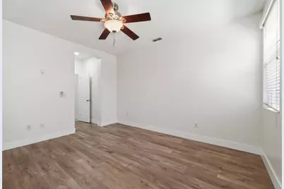 9400 Trolio Way, Elk Grove, CA 95624 - Photo 34