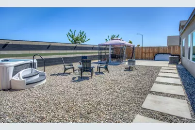 7436 Musa Grove Ave, Bakersfield, CA 93313 - Photo 8