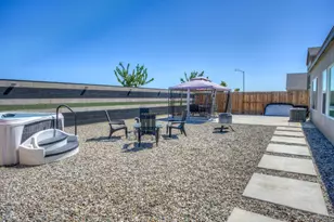 7436 Musa Grv Ave, Bakersfield, CA 93313 - Photo 8